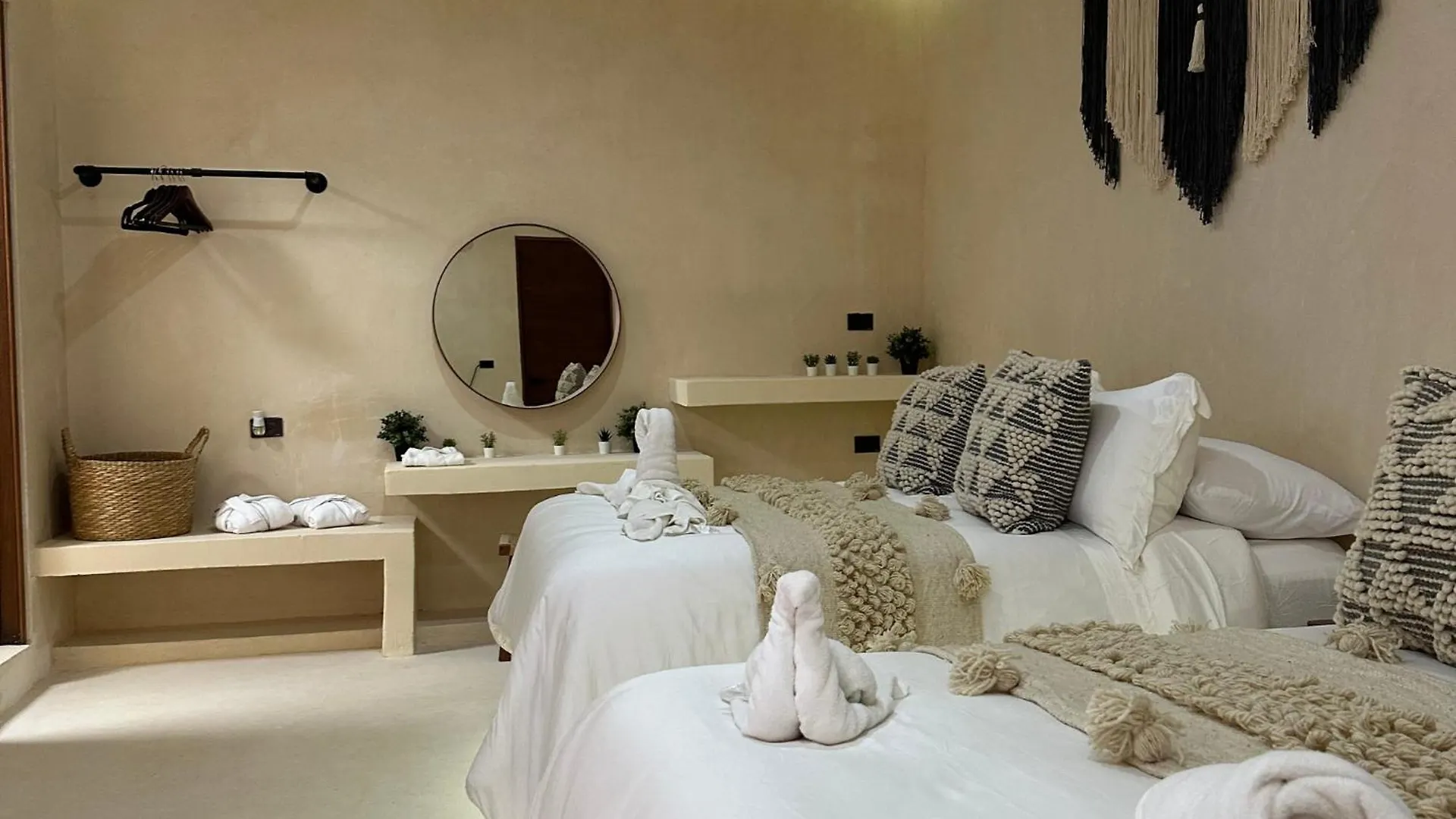 Holbox Midtown Suites Mexico